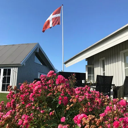 Oldfruen - & Hotel Bøtø By